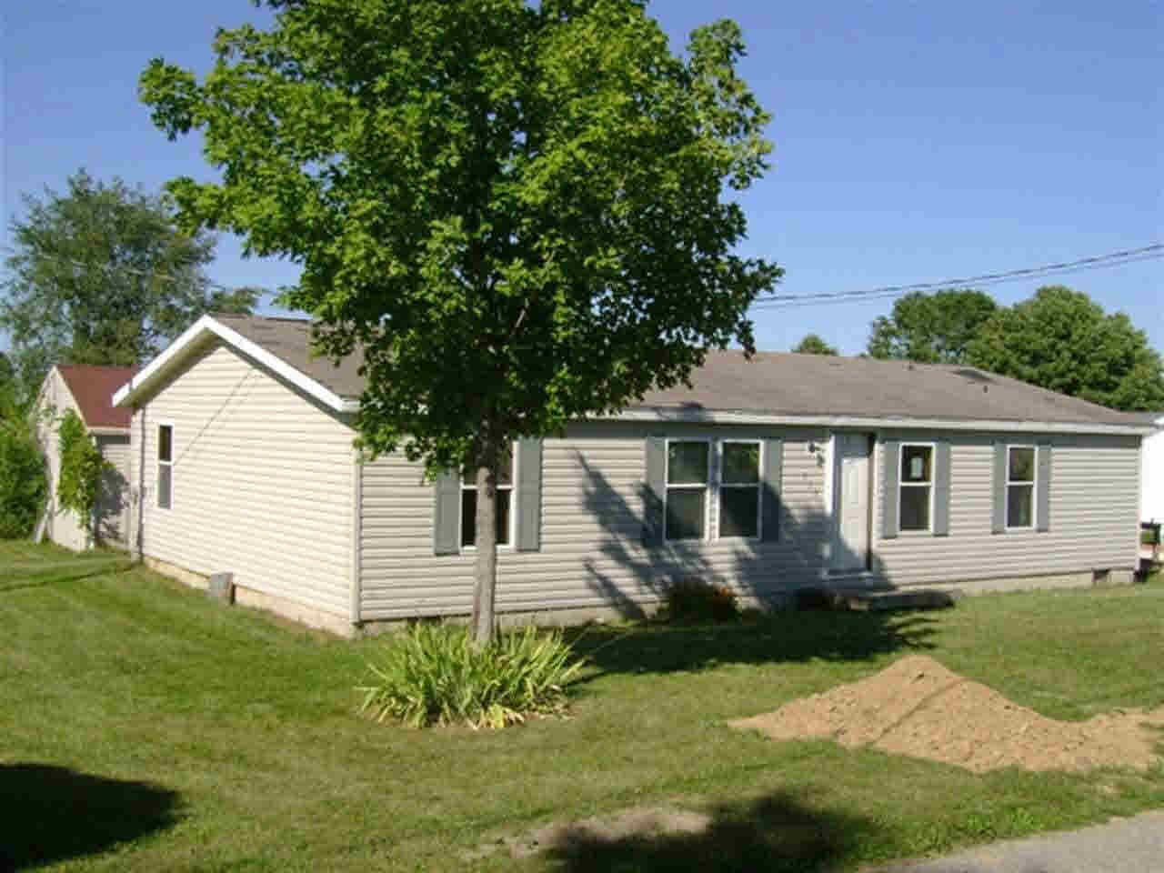 513 E High St, Etna Green, IN 46524 photo 1