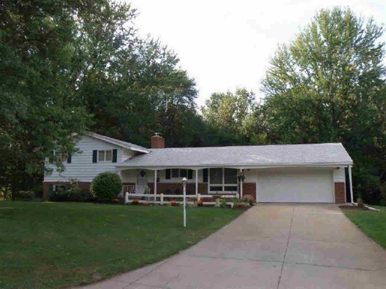 26171 Vista Ln, Elkhart, IN 46517 photo 1