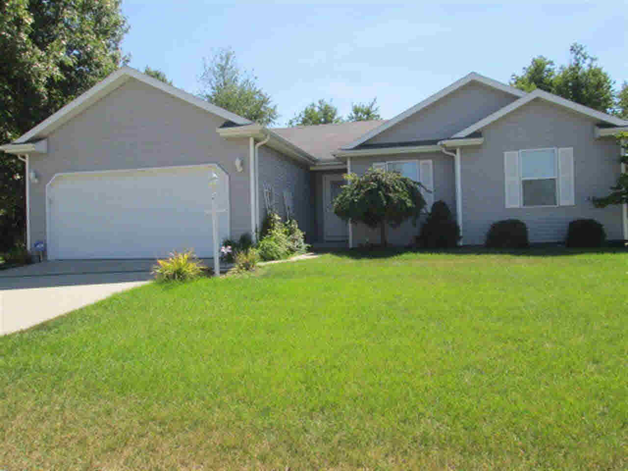 30354 Wyndtree Blvd, Elkhart, IN 46516 photo 1