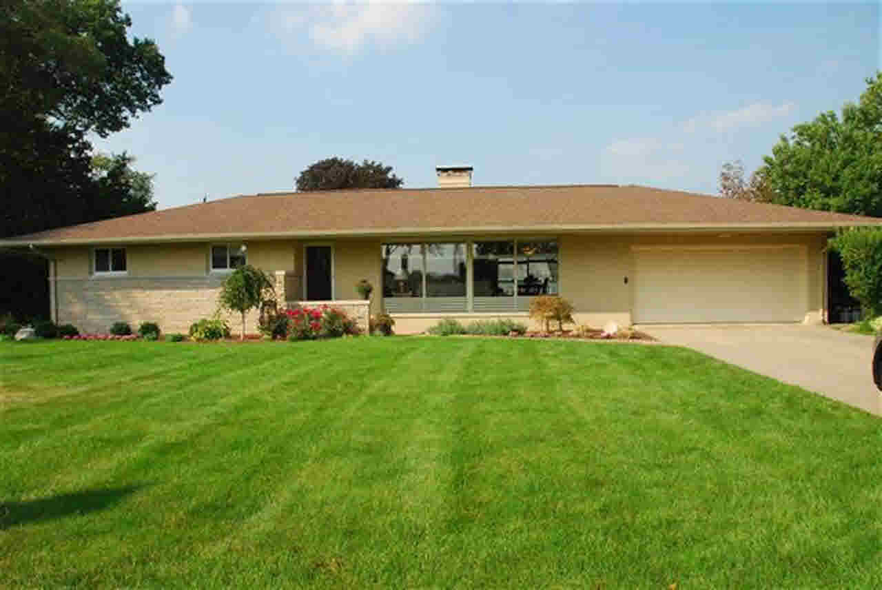 2904 Greenleaf Blvd, Elkhart, IN 46514 photo 1