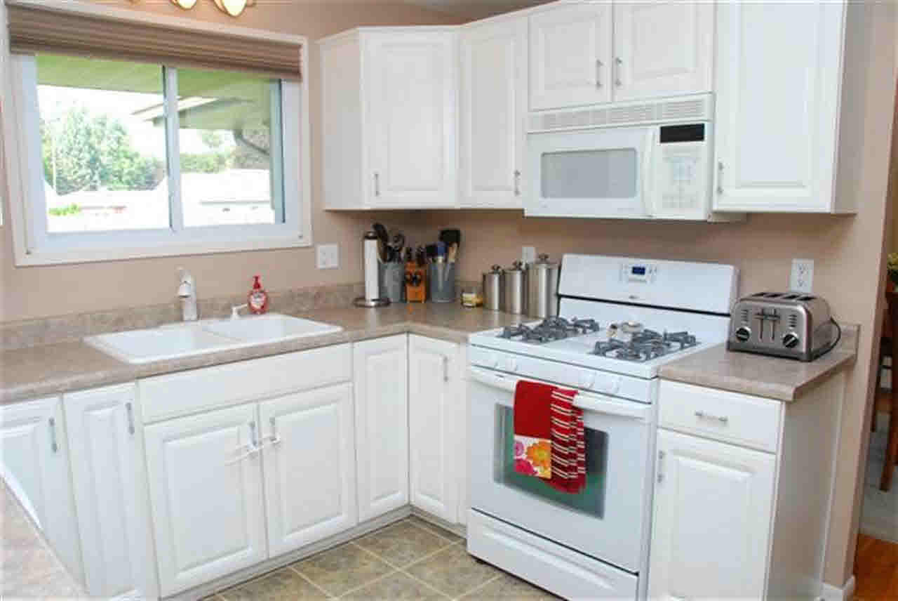2904 Greenleaf Blvd, Elkhart, IN 46514 photo 3