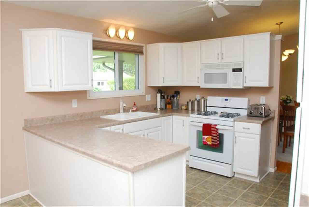 2904 Greenleaf Blvd, Elkhart, IN 46514 photo 2