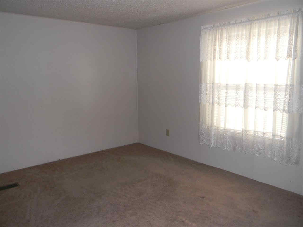 404 E County Line Rd, Wolcottville, IN 46795 photo 30