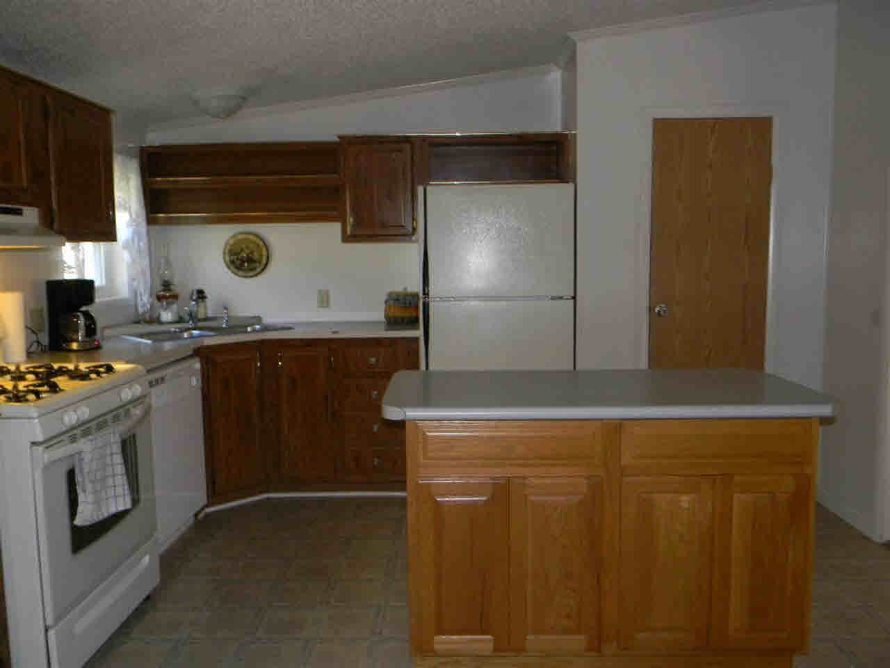 404 E County Line Rd, Wolcottville, IN 46795 photo 15