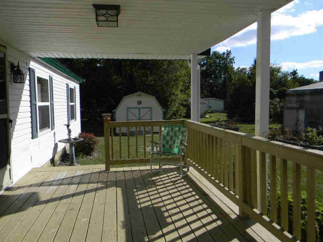 404 E County Line Rd, Wolcottville, IN 46795 photo 9