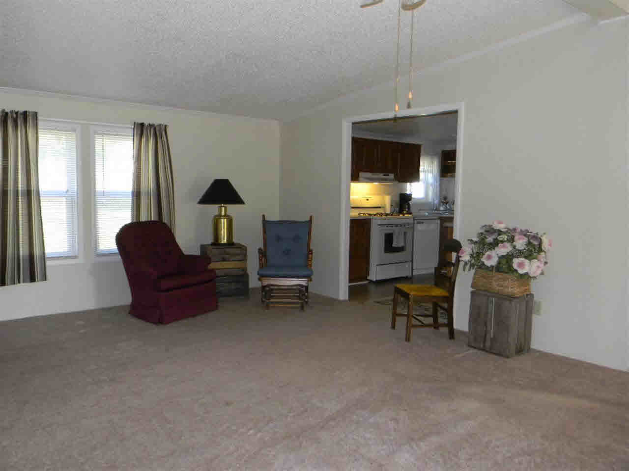 404 E County Line Rd, Wolcottville, IN 46795 photo 26