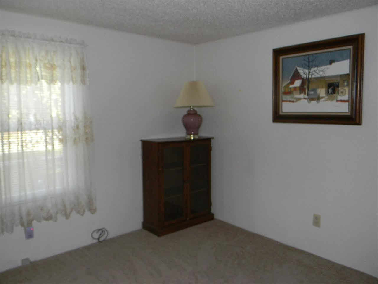 404 E County Line Rd, Wolcottville, IN 46795 photo 23