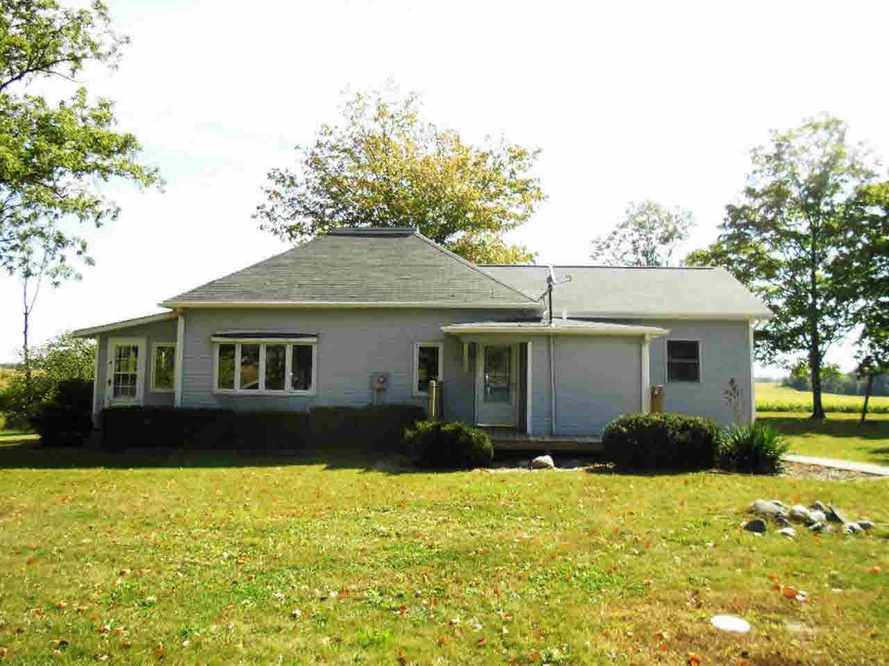 8426 E Swan Rd, Avilla, IN 46710 photo 1