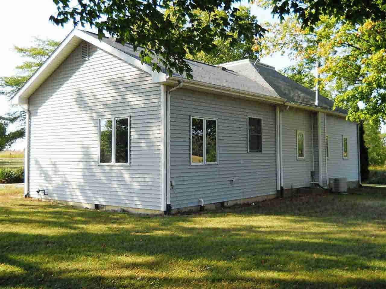8426 E Swan Rd, Avilla, IN 46710 photo 4