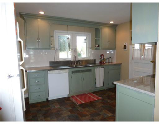 2435 E Market St, Nappanee, IN 46550 photo 3