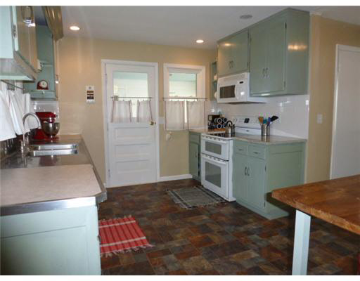 2435 E Market St, Nappanee, IN 46550 photo 2