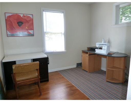 2435 E Market St, Nappanee, IN 46550 photo 9