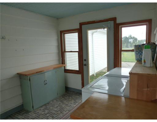 2435 E Market St, Nappanee, IN 46550 photo 12