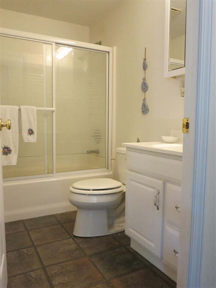 12104 N Mohican Dr, Syracuse, IN 46567 photo 4