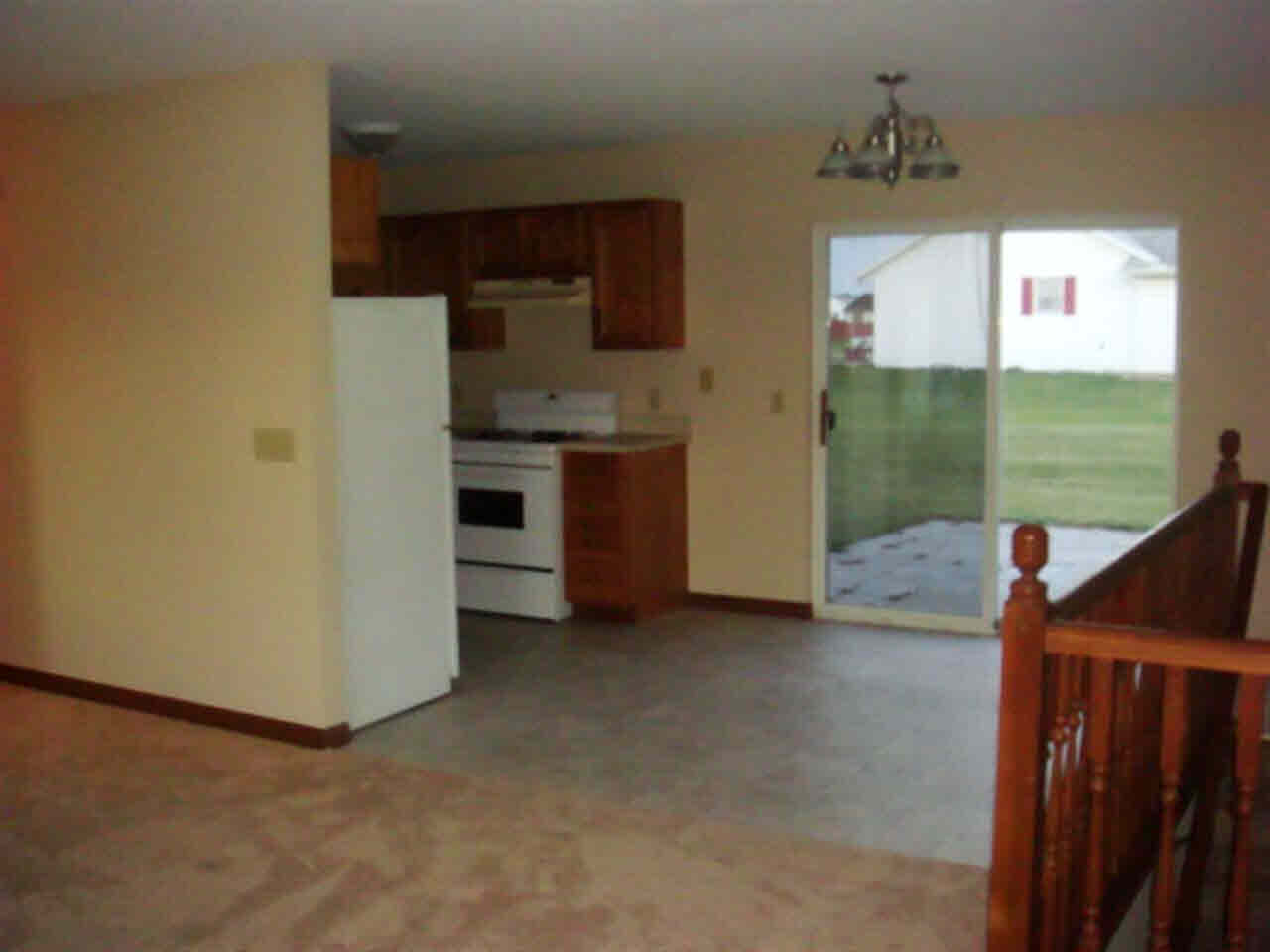 2732 Lismore Dr, Goshen, IN 46526 photo 2