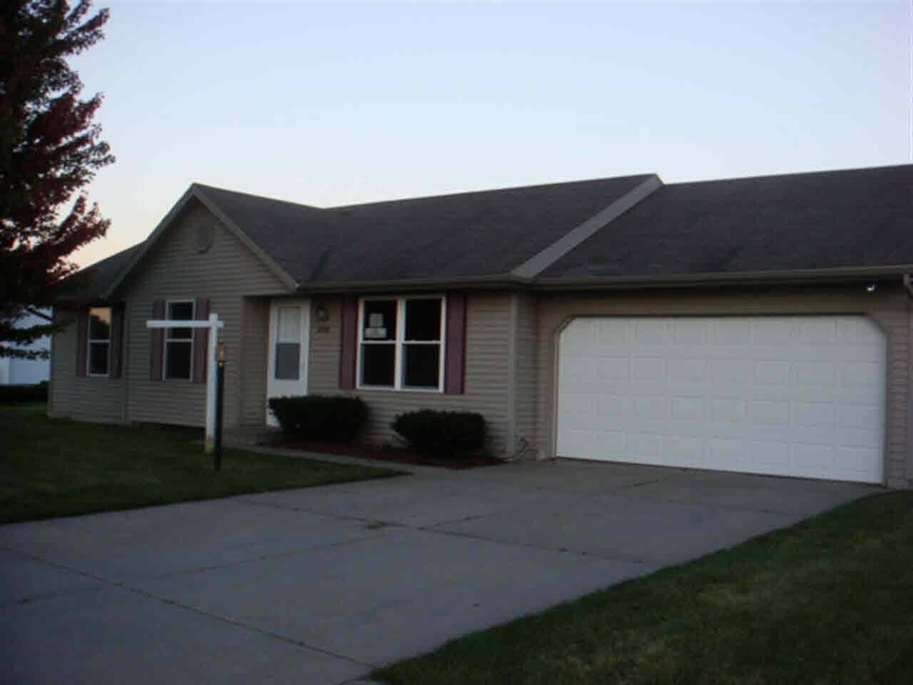 2732 Lismore Dr, Goshen, IN 46526 photo 1