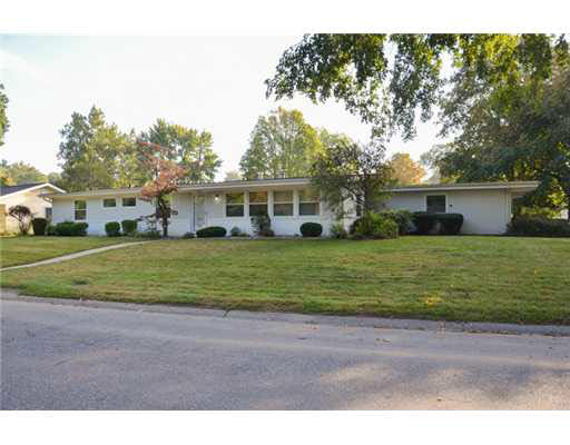 1663 Southbrook Dr, South Bend, IN 46614 photo 1