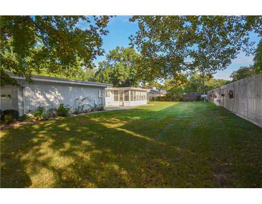 1663 Southbrook Dr, South Bend, IN 46614 photo 2