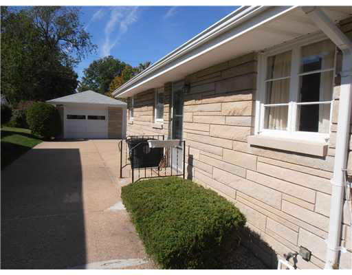 3325 Whitcomb Ave, South Bend, IN 46614 photo 6