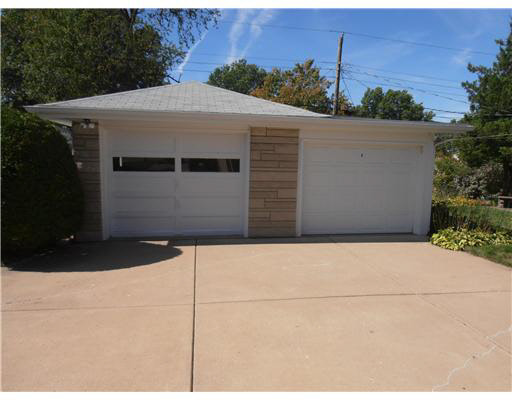 3325 Whitcomb Ave, South Bend, IN 46614 photo 8