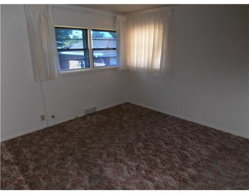 3325 Whitcomb Ave, South Bend, IN 46614 photo 10