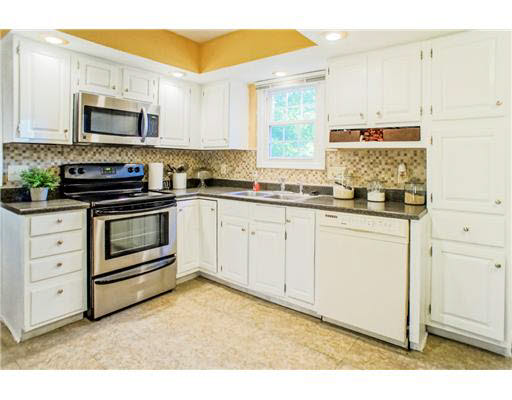 51633 Trailwood Ct, Granger, IN 46530 photo 8
