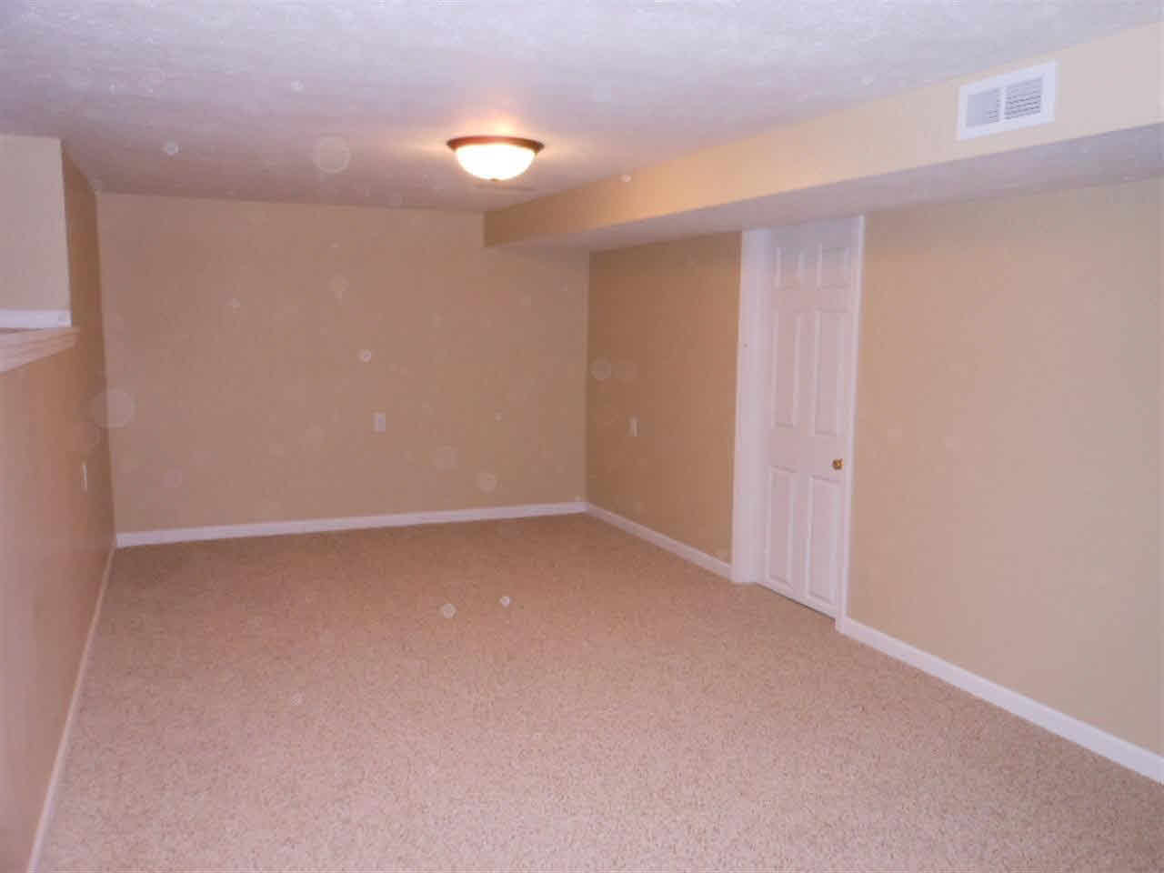 25610 Meadow Oak Ln, Elkhart, IN 46514 photo 10