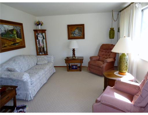 610 W 12th St, Mishawaka, IN 46544 photo 2