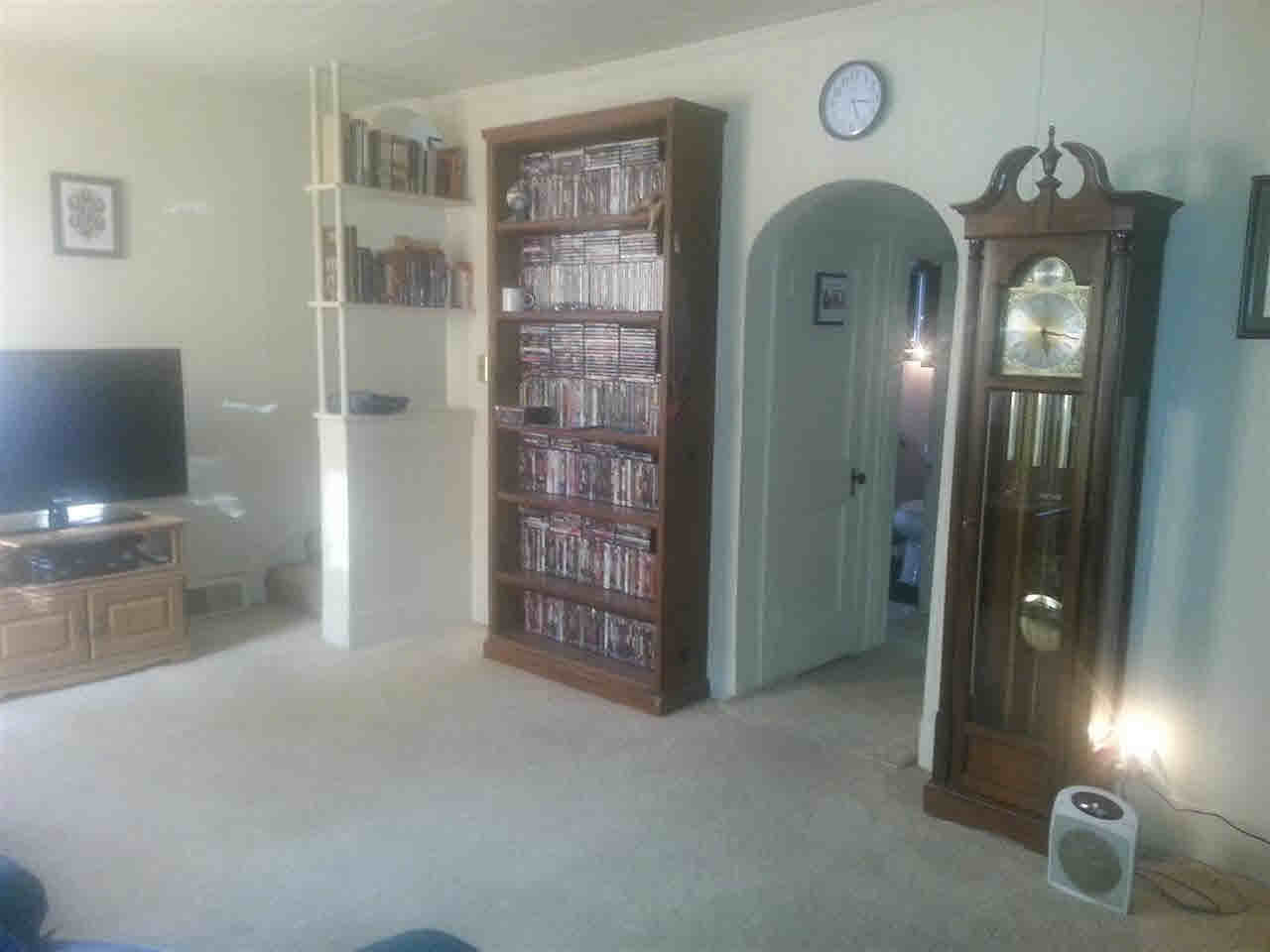 1318 Cone St, Elkhart, IN 46514 photo 3