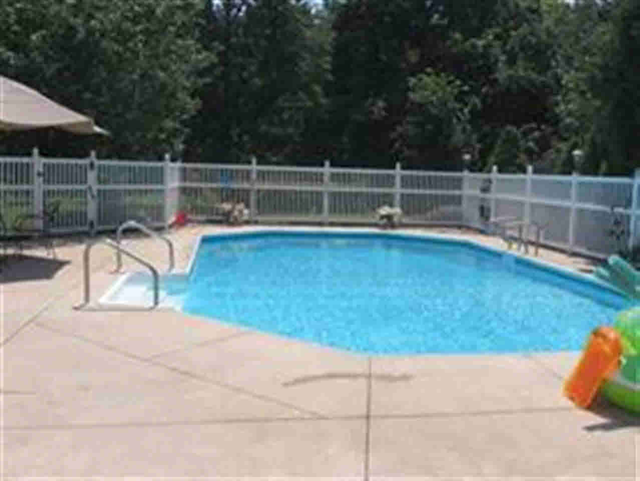 23252 Bluff Crest Dr, Elkhart, IN 46516 photo 11