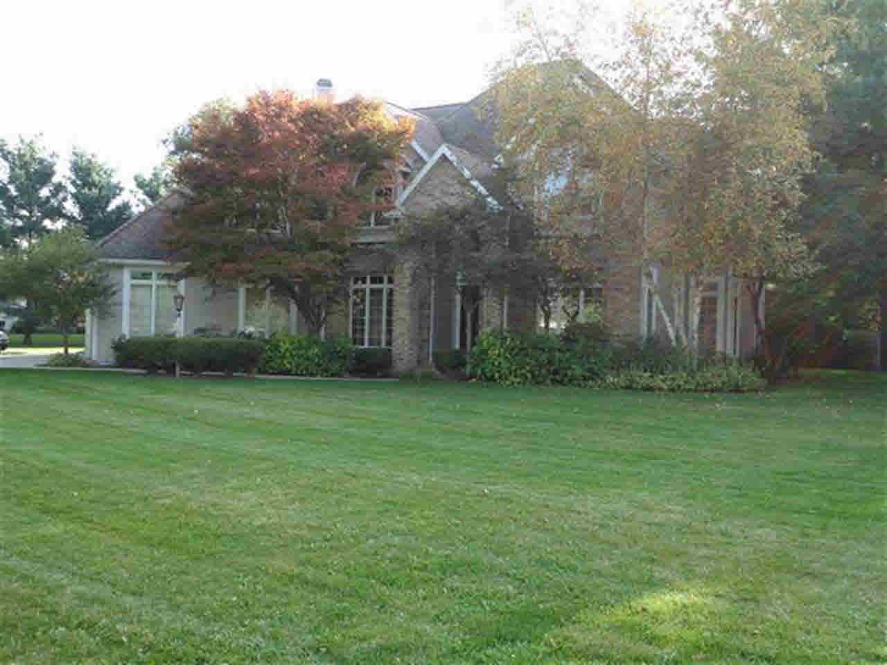 23252 Bluff Crest Dr, Elkhart, IN 46516 photo 1