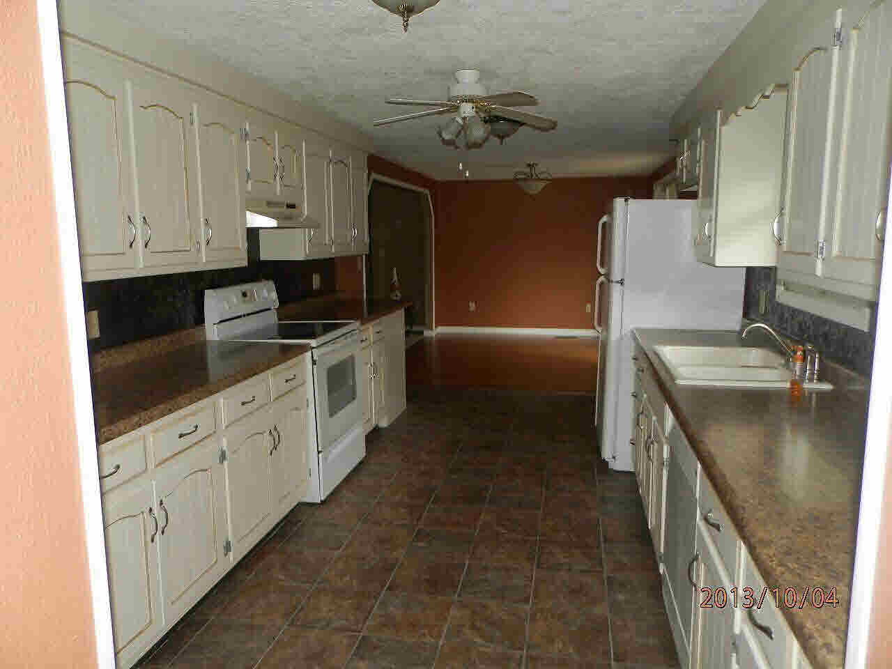 7195 S 200 E, Wolcottville, IN 46795 photo 3