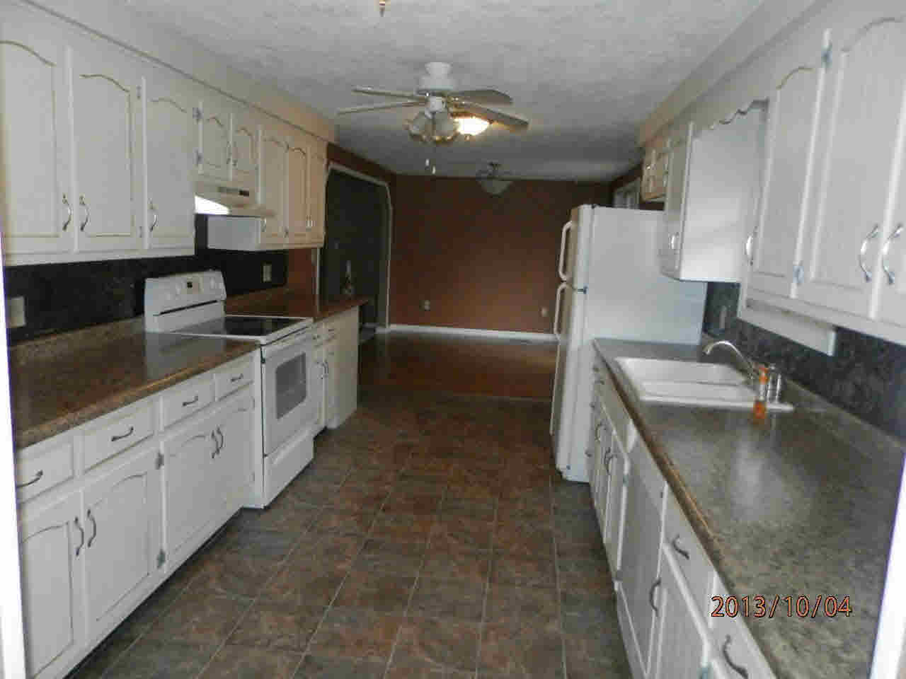 7195 S 200 E, Wolcottville, IN 46795 photo 4