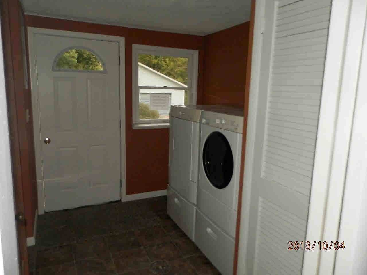 7195 S 200 E, Wolcottville, IN 46795 photo 2