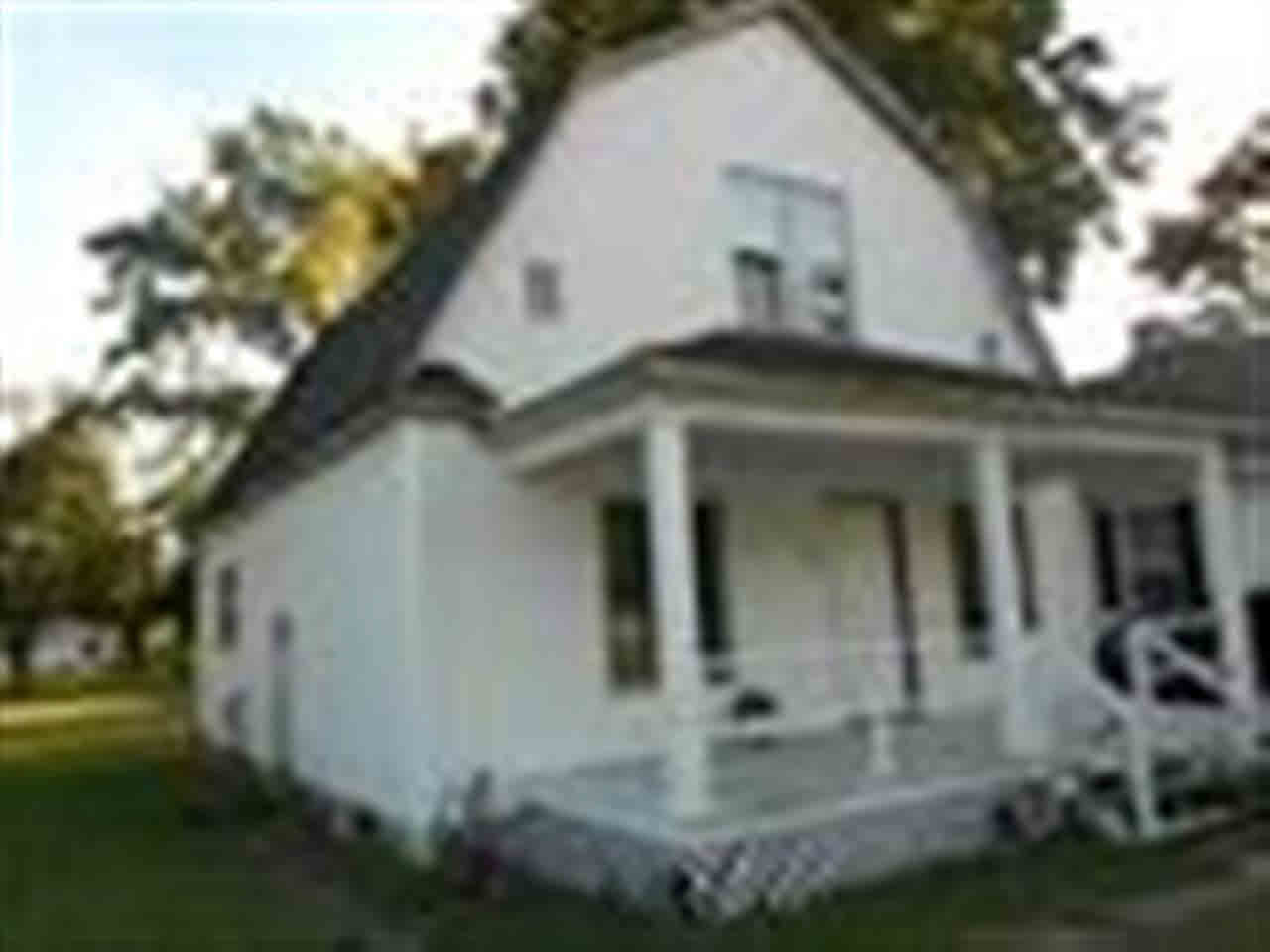 513 W Wolf Ave, Elkhart, IN 46516 photo 2