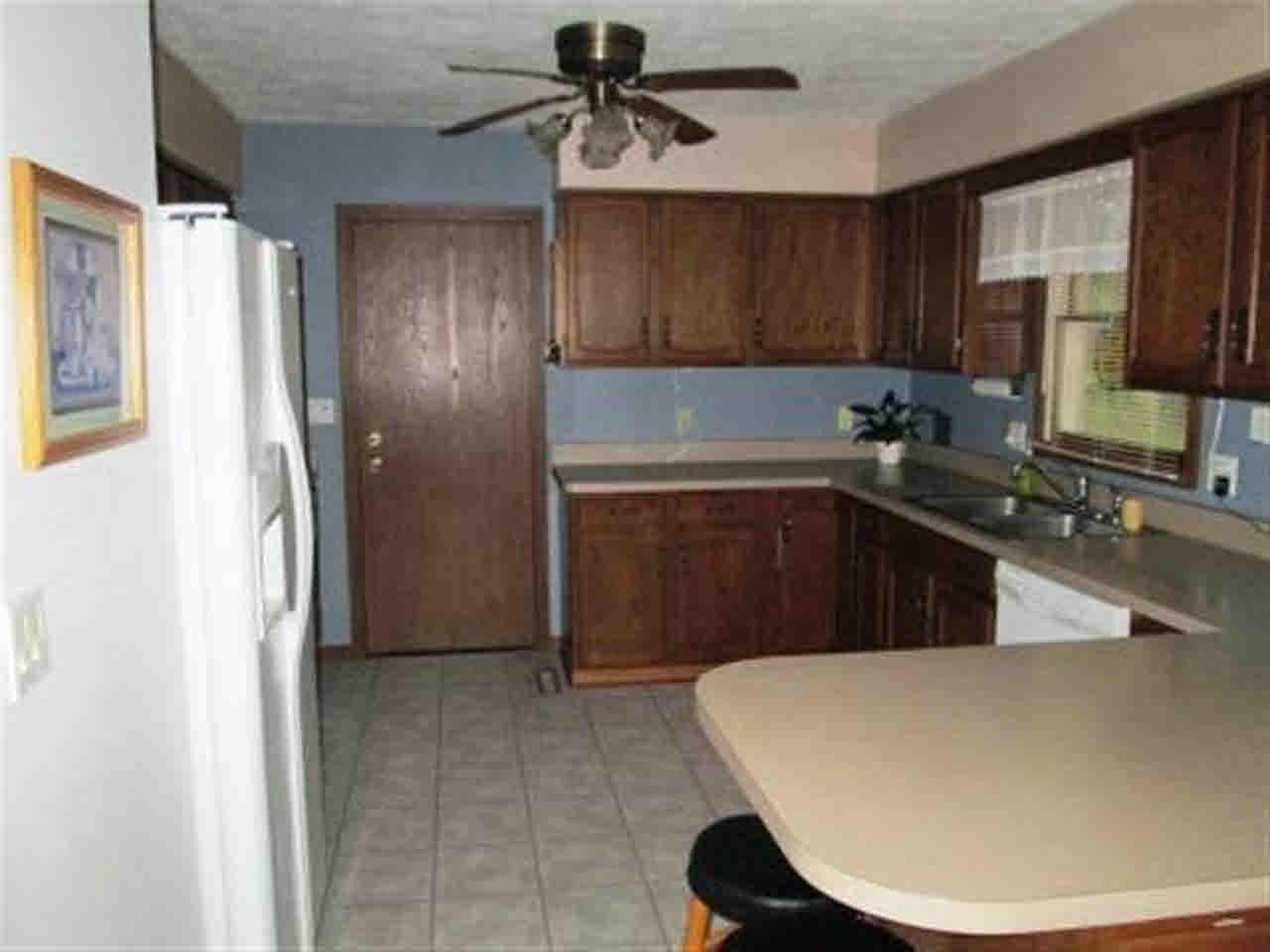 206 Hawthorne Dr, Goshen, IN 46526 photo 7