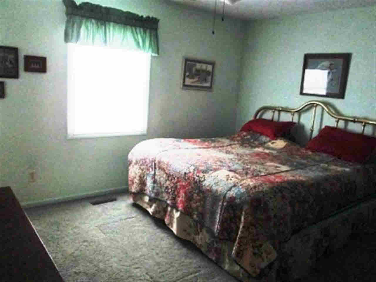 206 Hawthorne Dr, Goshen, IN 46526 photo 10