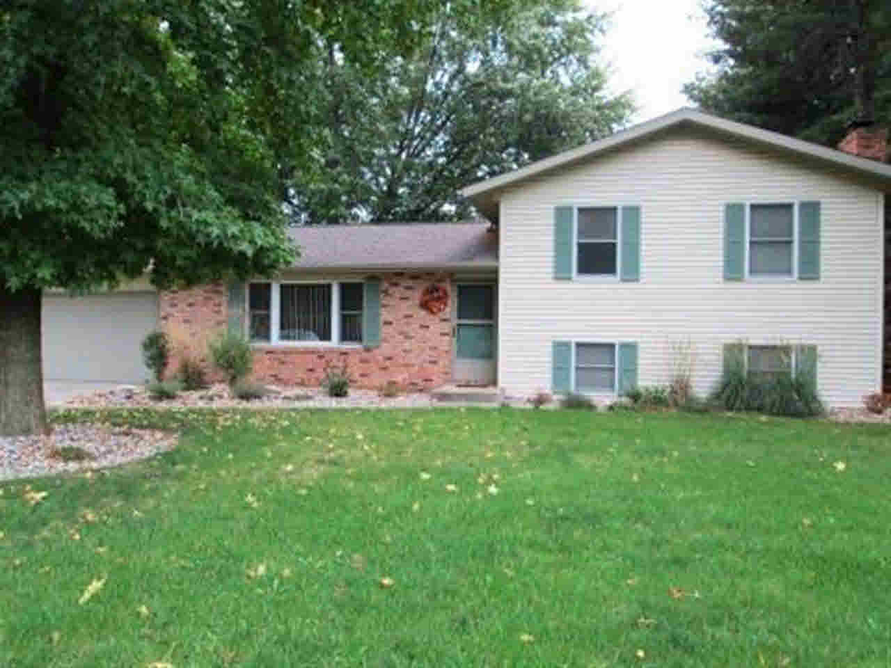206 Hawthorne Dr, Goshen, IN 46526 photo 1
