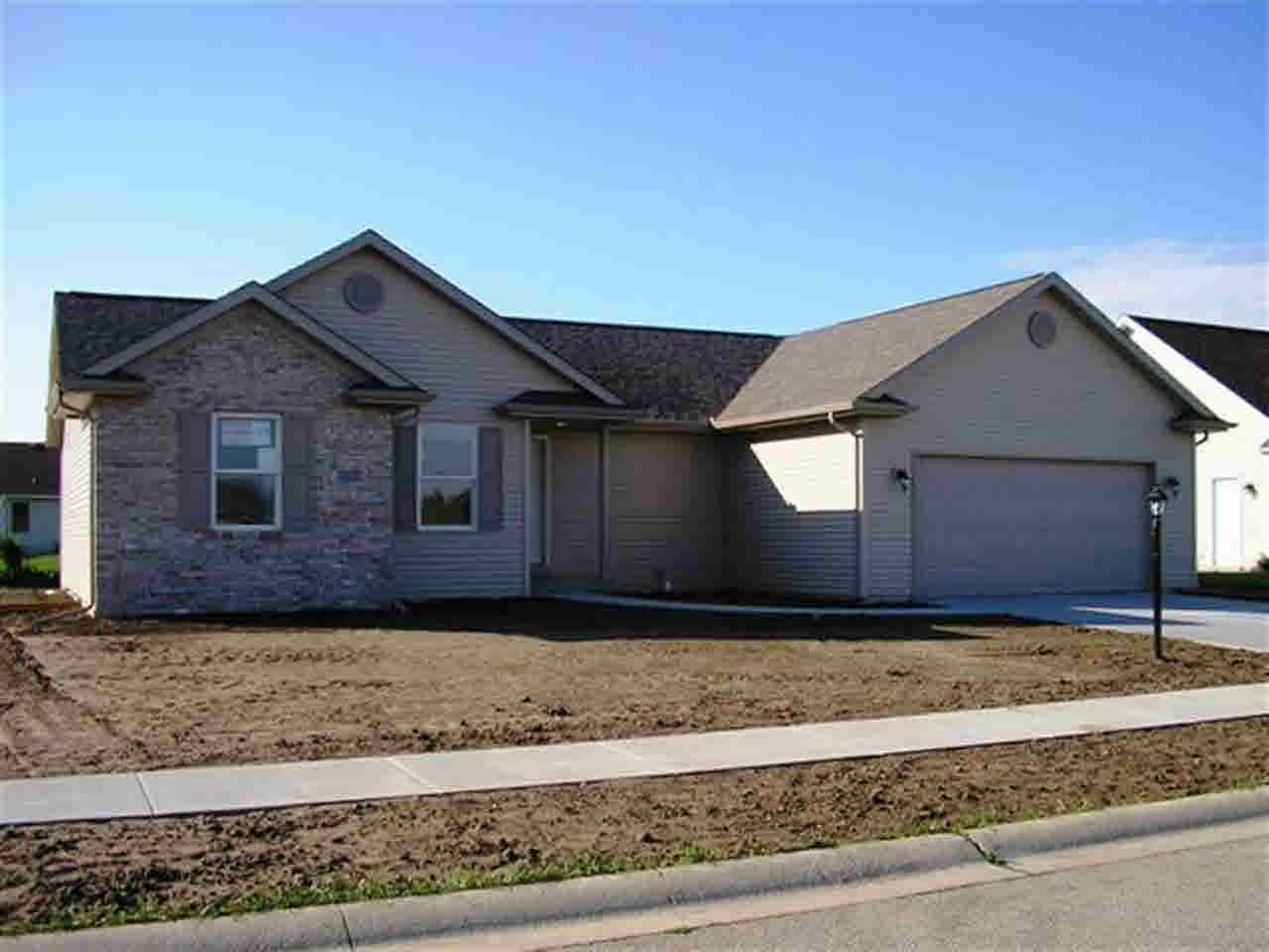 1418 Timothy Dr, Goshen, IN 46526 photo 1
