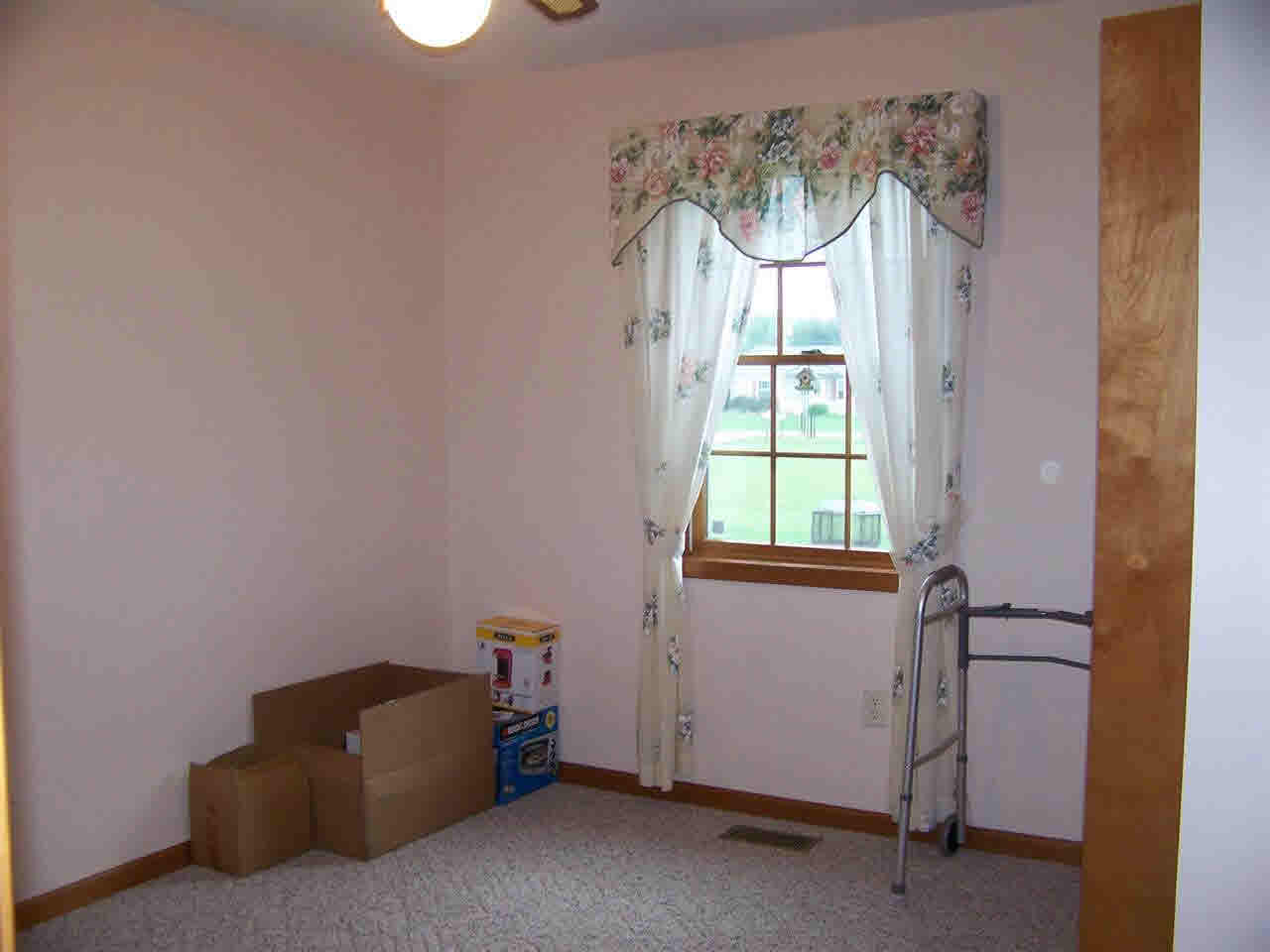 9227 E Snow White Rd, Syracuse, IN 46732 photo 7