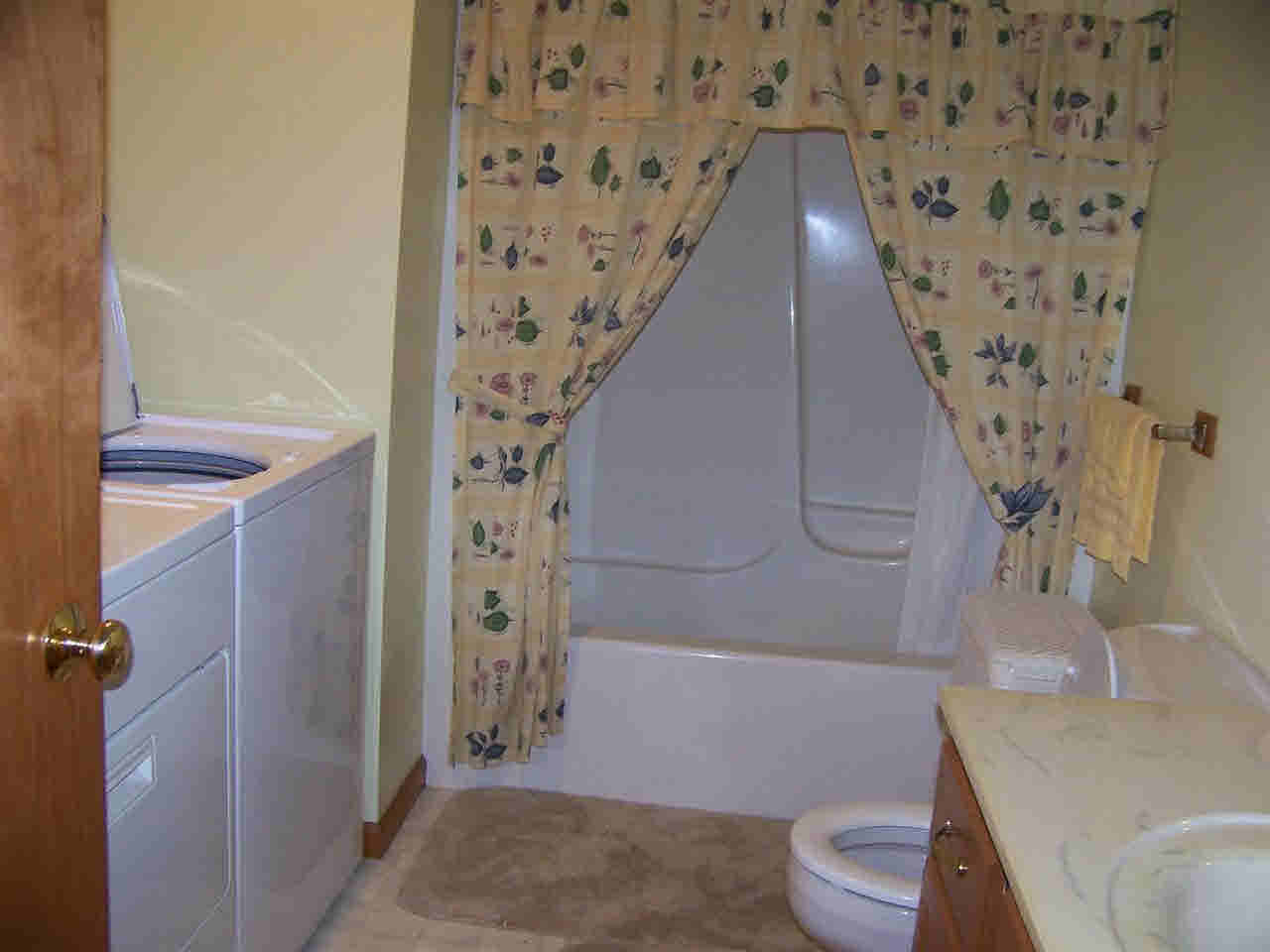 9227 E Snow White Rd, Syracuse, IN 46732 photo 8
