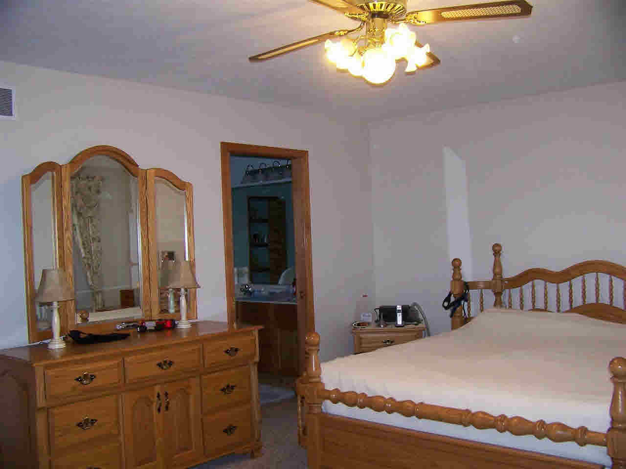 9227 E Snow White Rd, Syracuse, IN 46732 photo 4
