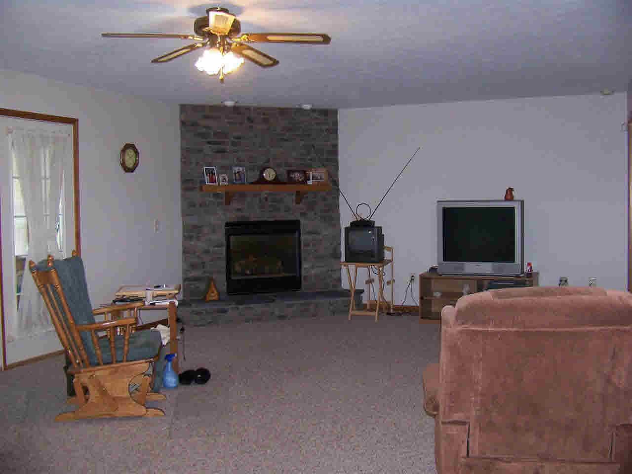 9227 E Snow White Rd, Syracuse, IN 46732 photo 3