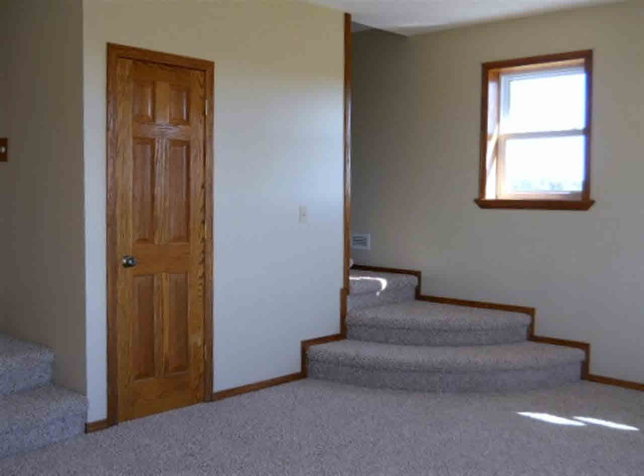 8011 N Harper Rd, Leesburg, IN 46538 photo 9