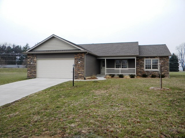 4441 N Aspen Dr, Warsaw, IN 46582 photo 1