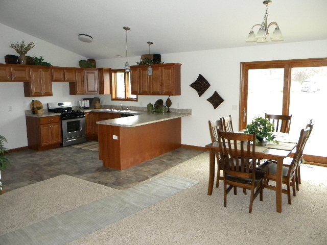 4441 N Aspen Dr, Warsaw, IN 46582 photo 5
