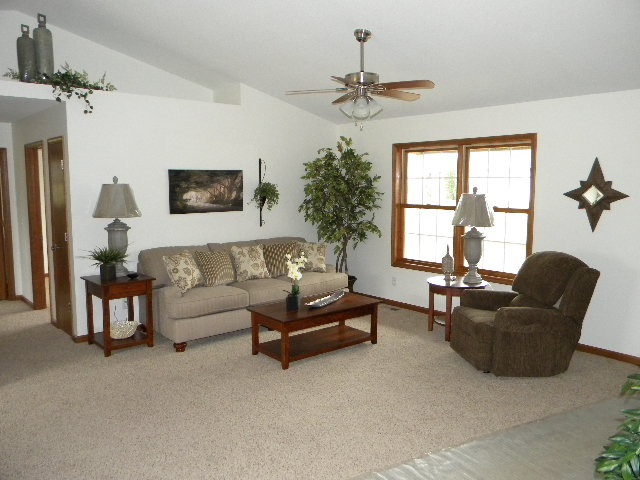 4441 N Aspen Dr, Warsaw, IN 46582 photo 9