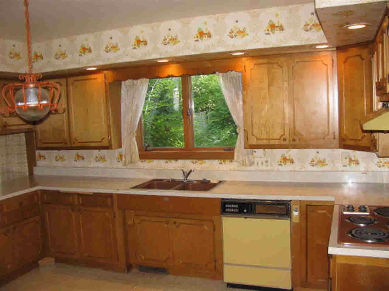 1548 Springbrook Dr, Elkhart, IN 46514 photo 2