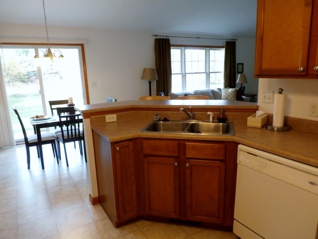 10093 Benamin Dr, Granger, IN 46530 photo 2