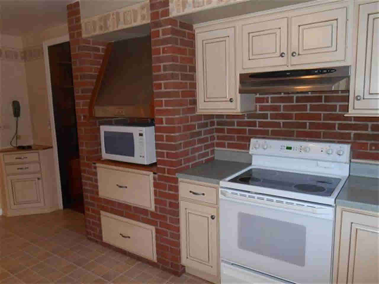 1566 W Union St, Ligonier, IN 46767 photo 3